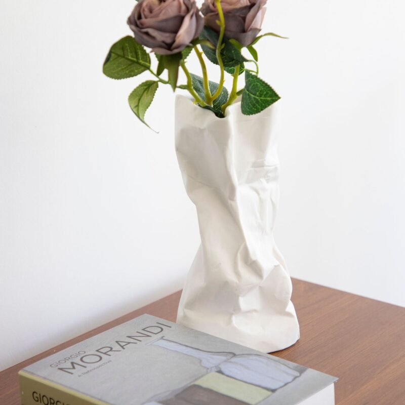 CRUSH – THE VASE THAT BREAKS THE RULES - Image 3